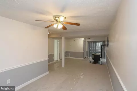 Entry Way - 967 Beechwood Ave, Pasadena, MD 21122 photo 6 of 6