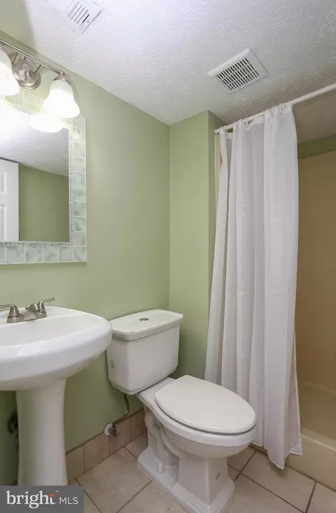 Bath - 967 Beechwood Ave, Pasadena, MD 21122 photo 4 of 4
