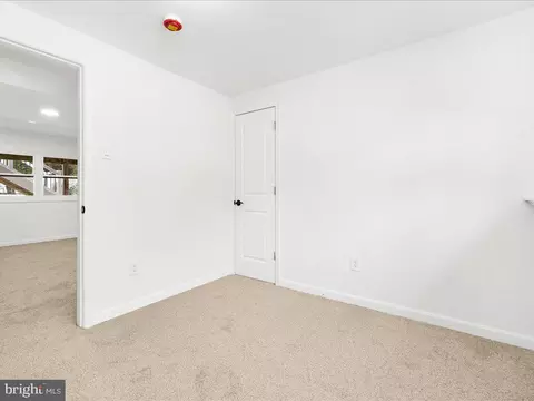 Entry Way - 1152 Latrobe Dr, Annapolis, MD 21409 photo 2 of 2