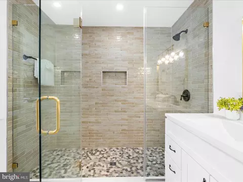 Bath - 1152 Latrobe Dr, Annapolis, MD 21409 photo 3 of 7