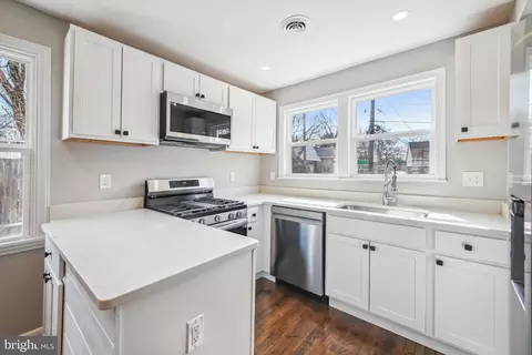 Kitchen - 201 W Riverview Rd, Brooklyn, MD 21225 photo 2 of 3
