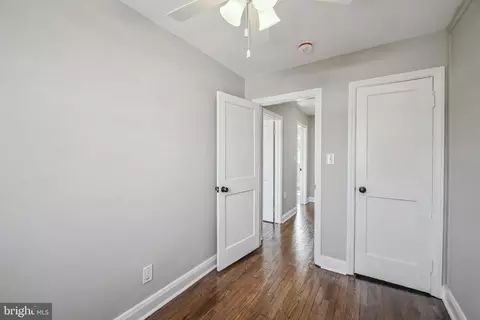 Entry Way - 201 W Riverview Rd, Brooklyn, MD 21225 photo 9 of 11