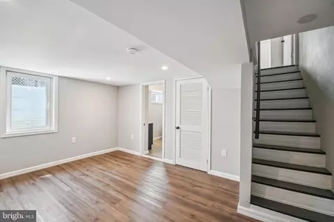 Entry Way - 201 W Riverview Rd, Brooklyn, MD 21225 photo 10 of 11