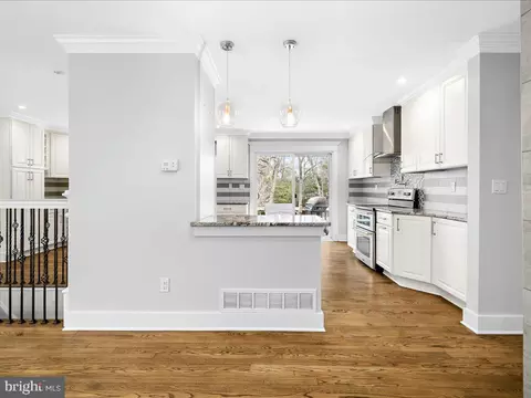 Entry Way - 1858 Potomac Rd, Pasadena, MD 21122 photo 1 of 2