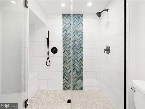 Bath - 1858 Potomac Rd, Pasadena, MD 21122 photo 2 of 5