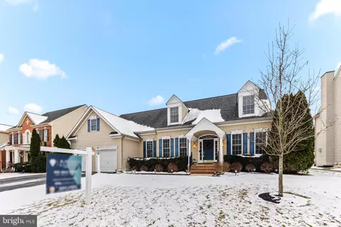 8210 Champion Ct, Pasadena, MD 21122 photo 2