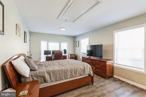 Bedroom - 1305 Maple St, Shady Side, MD 20764 photo 1 of 11