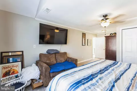 Bedroom - 1305 Maple St, Shady Side, MD 20764 photo 6 of 11