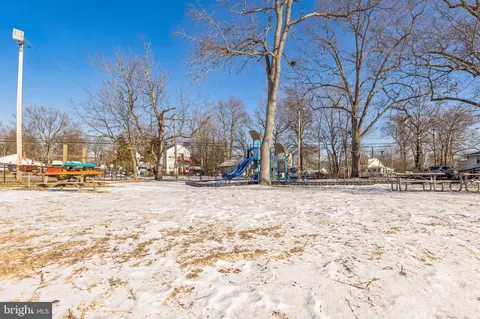 Exterior - 1305 Maple St, Shady Side, MD 20764 photo 7 of 8