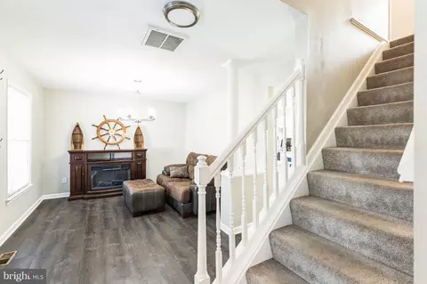 Entry Way - 1305 Maple St, Shady Side, MD 20764 photo 5 of 7
