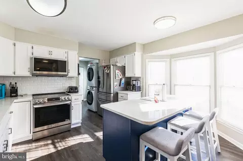 Kitchen - 1305 Maple St, Shady Side, MD 20764 photo 4 of 6