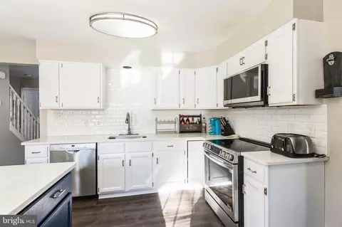 Kitchen - 1305 Maple St, Shady Side, MD 20764 photo 5 of 6