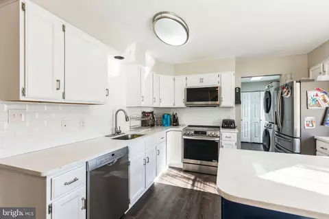 Kitchen - 1305 Maple St, Shady Side, MD 20764 photo 3 of 6