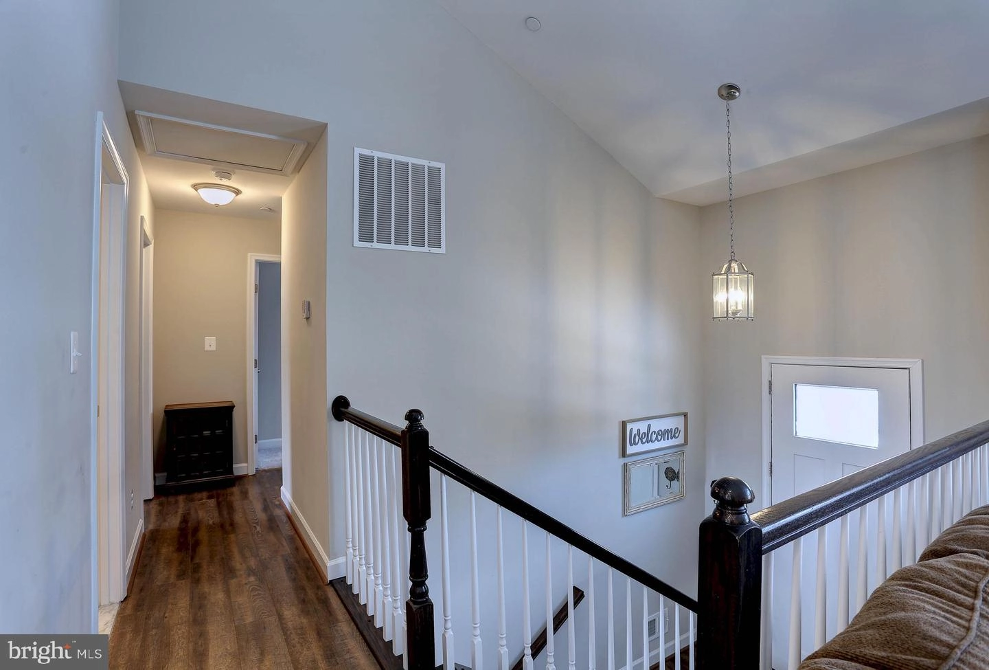 Entry Way - 251 11th St, Pasadena, MD 21122 photo 2 of 8