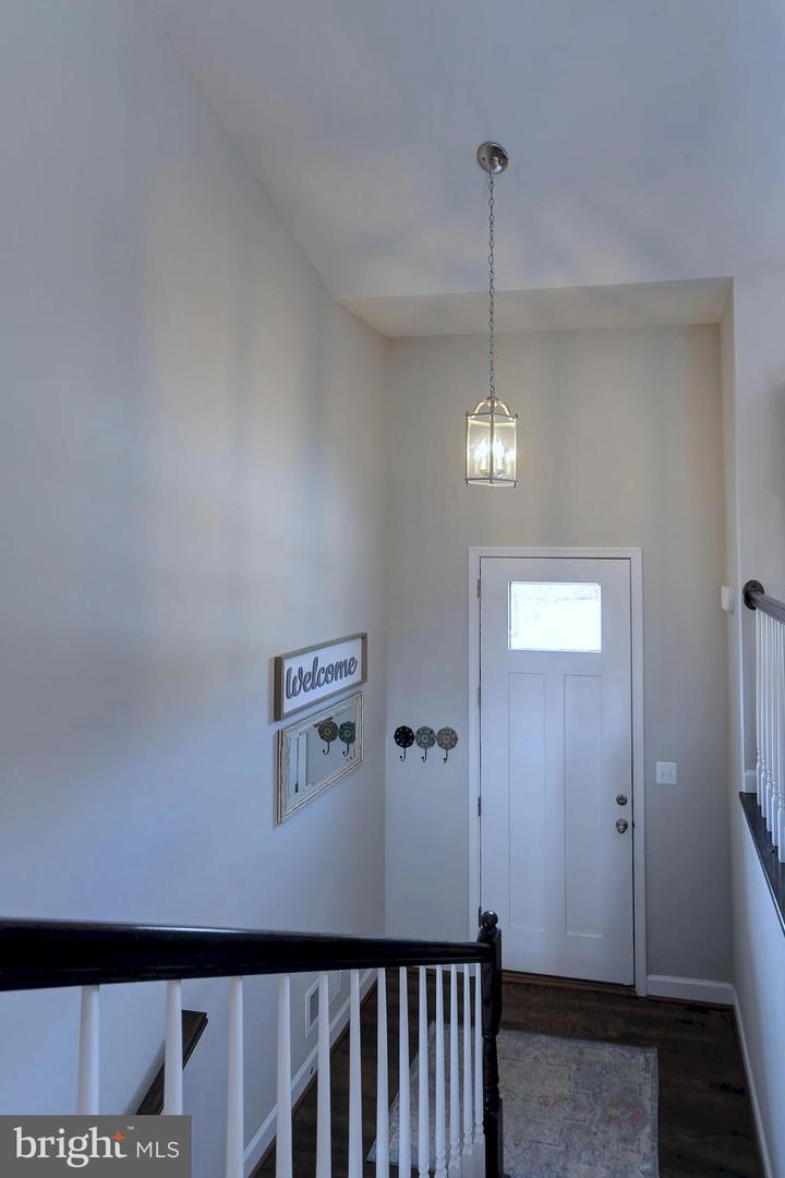 Entry Way - 251 11th St, Pasadena, MD 21122 photo 5 of 8