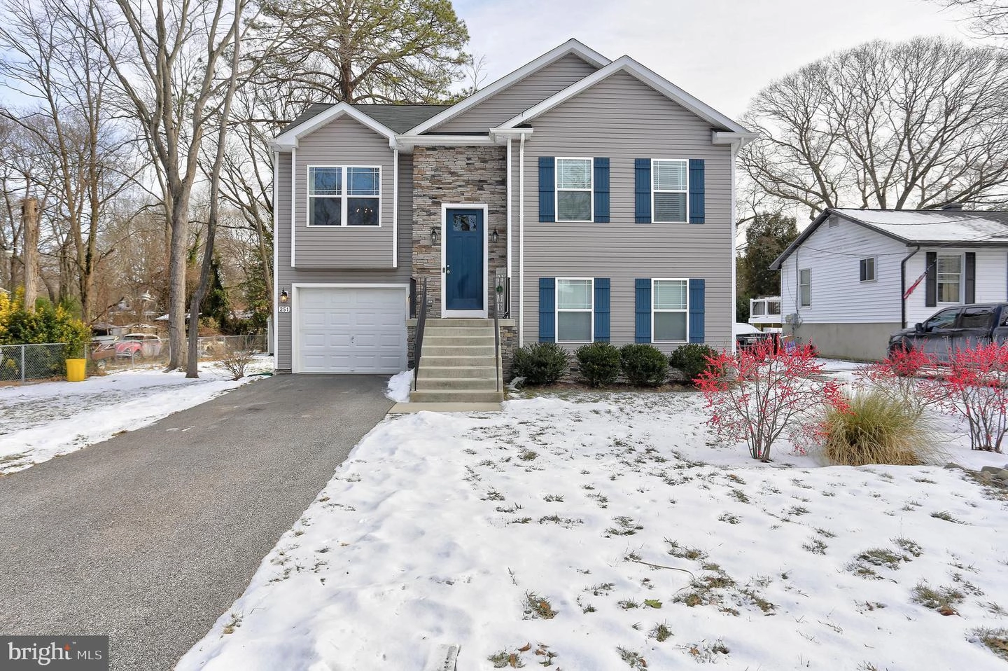 Exterior - 251 11th St, Pasadena, MD 21122 photo 2 of 7