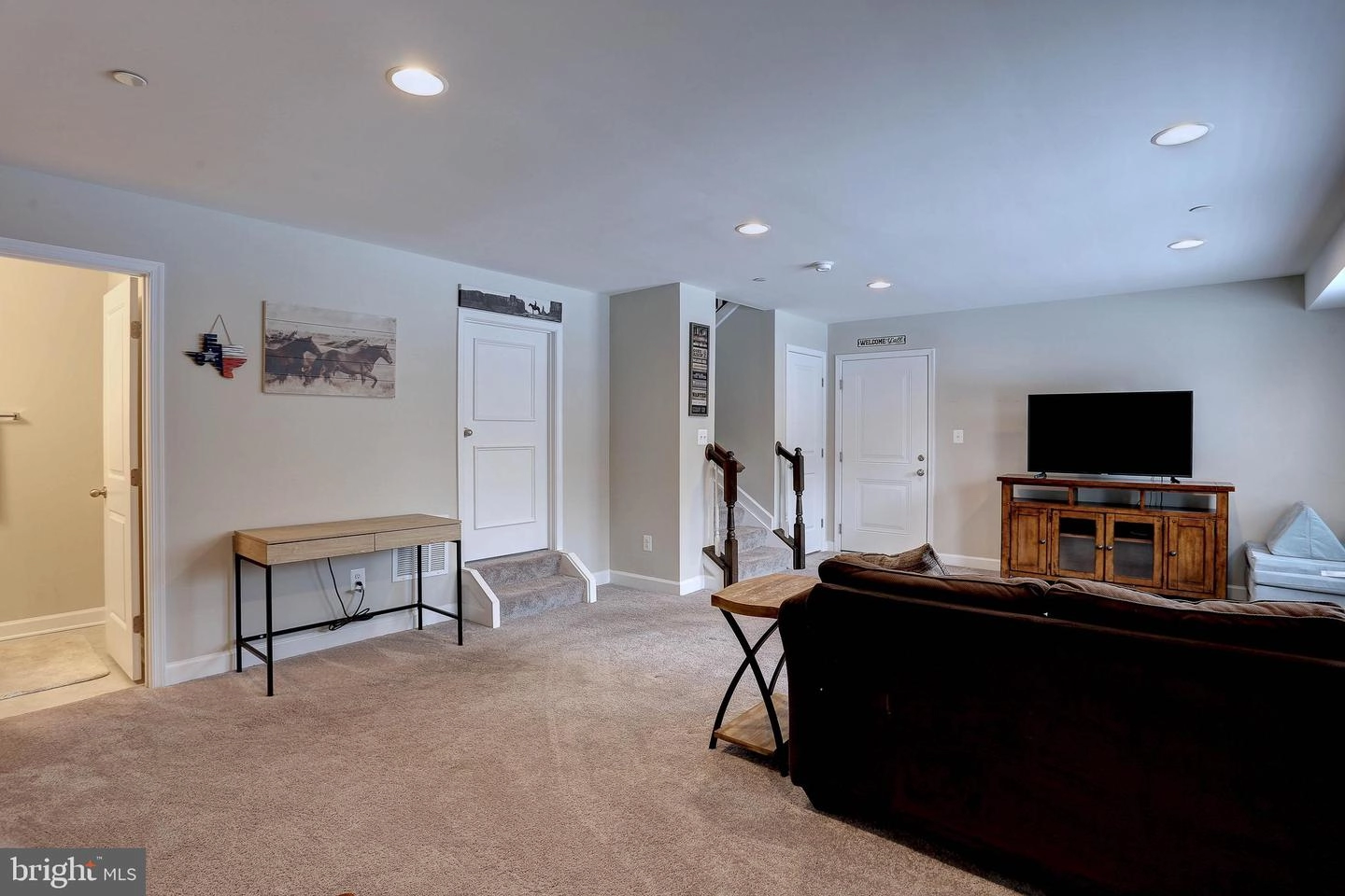 Entry Way - 251 11th St, Pasadena, MD 21122 photo 8 of 8