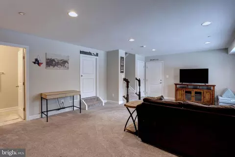 Entry Way - 251 11th St, Pasadena, MD 21122 photo 8 of 8