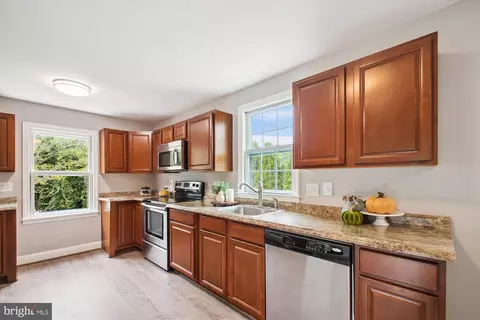 8413 Geneva Rd, Pasadena, MD 21122 photo 14