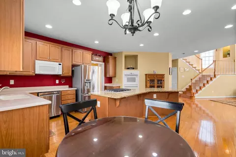Kitchen - 747 Pearson Point Pl, Annapolis, MD 21401 photo 5 of 5