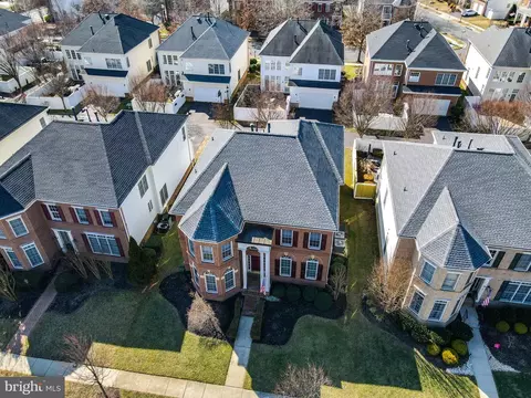View/Area - 747 Pearson Point Pl, Annapolis, MD 21401 photo 2 of 11