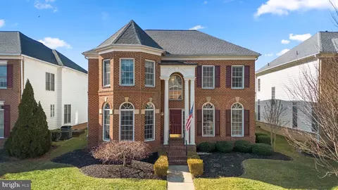 747 Pearson Point Pl, Annapolis, MD 21401
