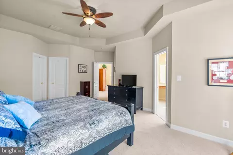 Bedroom - 747 Pearson Point Pl, Annapolis, MD 21401 photo 3 of 6