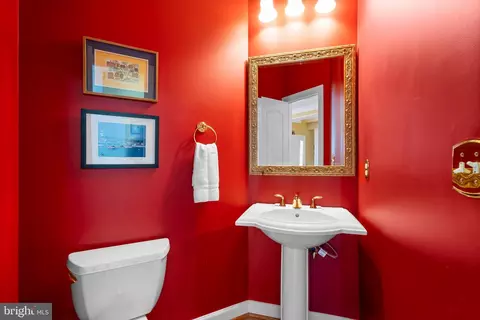 Bath - 747 Pearson Point Pl, Annapolis, MD 21401 photo 1 of 5