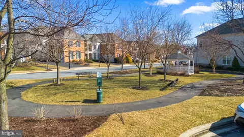 View/Area - 747 Pearson Point Pl, Annapolis, MD 21401 photo 10 of 11