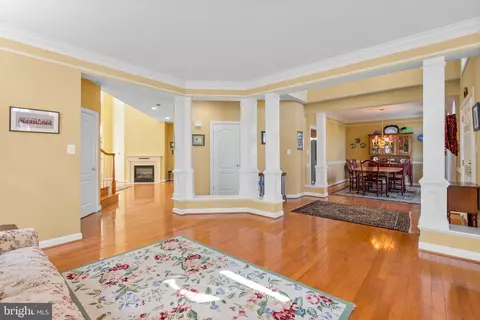 Entry Way - 747 Pearson Point Pl, Annapolis, MD 21401 photo 2 of 4