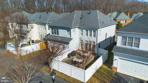 View/Area - 747 Pearson Point Pl, Annapolis, MD 21401 photo 1 of 11