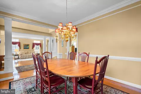 Dining - 747 Pearson Point Pl, Annapolis, MD 21401 photo 5 of 6