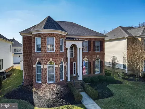 Exterior - 747 Pearson Point Pl, Annapolis, MD 21401 photo 7 of 16