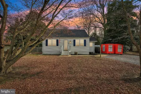 1841 Chesapeake Rd, Pasadena, MD 21122