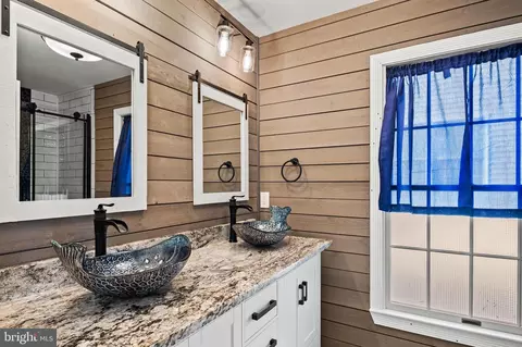 Bath - 505 Coover Rd, Annapolis, MD 21401 photo 1 of 7