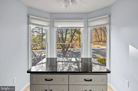 Entry Way - 505 Coover Rd, Annapolis, MD 21401 photo 2 of 2