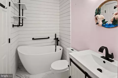 Bath - 505 Coover Rd, Annapolis, MD 21401 photo 5 of 7