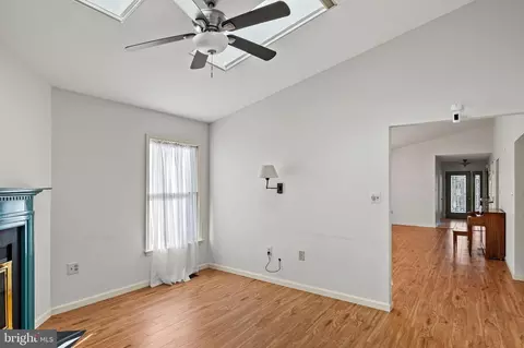 Living - 505 Coover Rd, Annapolis, MD 21401 photo 4 of 5