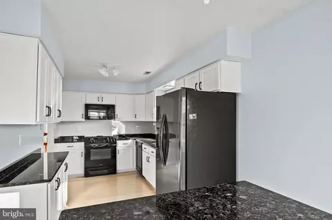 Kitchen - 505 Coover Rd, Annapolis, MD 21401 photo 2 of 3