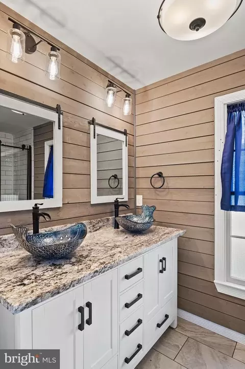 Bath - 505 Coover Rd, Annapolis, MD 21401 photo 2 of 7