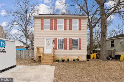 704 202nd St, Pasadena, MD 21122