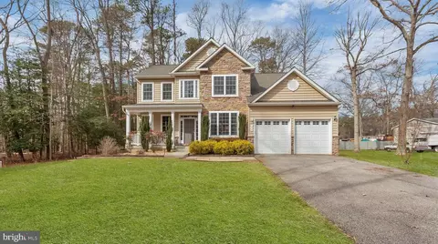 124 Lake Shore Dr, Pasadena, MD 21122