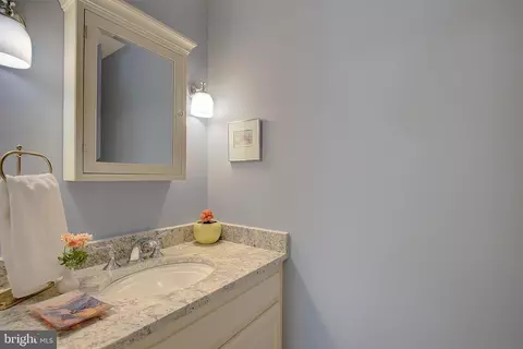 Bath - 832 Coachway, Annapolis, MD 21401 photo 3 of 7