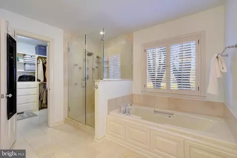 Bath - 832 Coachway, Annapolis, MD 21401 photo 5 of 7