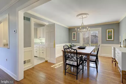 Dining - 832 Coachway, Annapolis, MD 21401 photo 3 of 3
