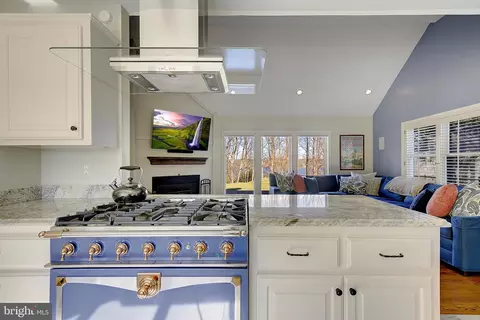 Kitchen - 832 Coachway, Annapolis, MD 21401 photo 5 of 5