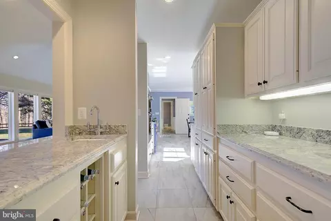 Entry Way - 832 Coachway, Annapolis, MD 21401 photo 4 of 6