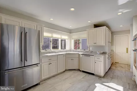 Kitchen - 832 Coachway, Annapolis, MD 21401 photo 3 of 5