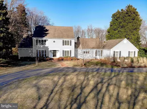 Exterior - 832 Coachway, Annapolis, MD 21401 photo 10 of 11