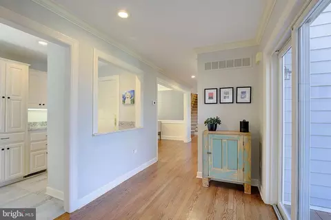 Entry Way - 832 Coachway, Annapolis, MD 21401 photo 3 of 6